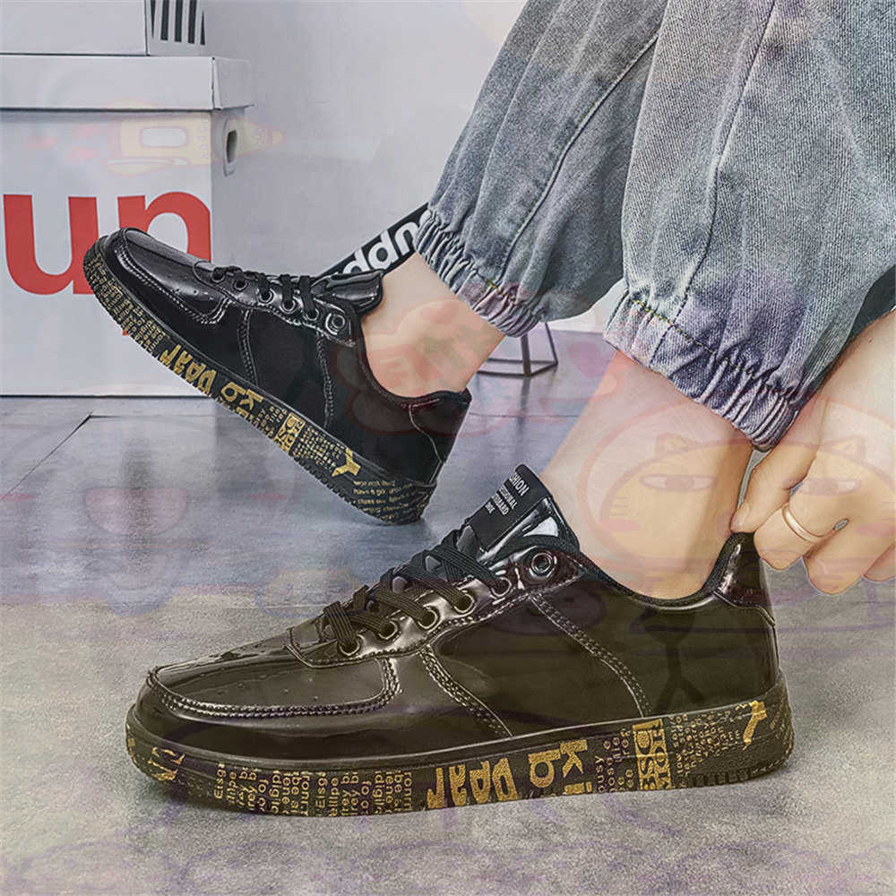 Round Foot Size 45 Sneakers Wh - огляд і ціна Classic Tech Office Number